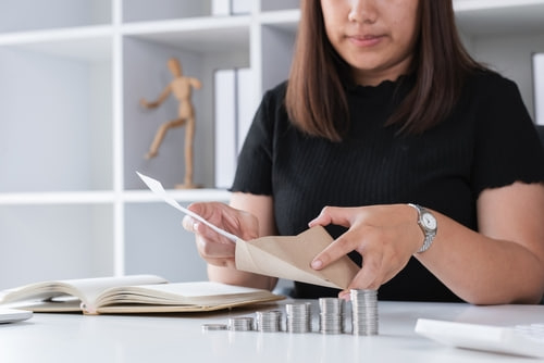 الفوضى المالية وتداعياتها على الأسرة لماذا تبدو مصاريف الأسرة خارجة عن السيطرة؟