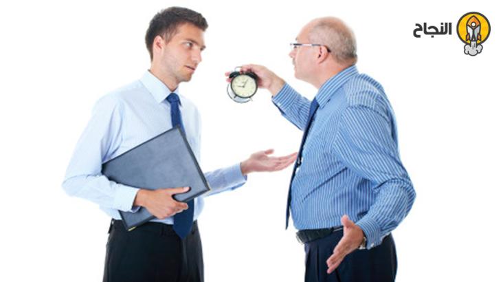 4 عادات تخفّض إنتاجيتك في العمل