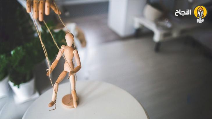الخضوع النفسي: تعريفه، وأسبابه، وآثاره النفسية، وطرق علاجه