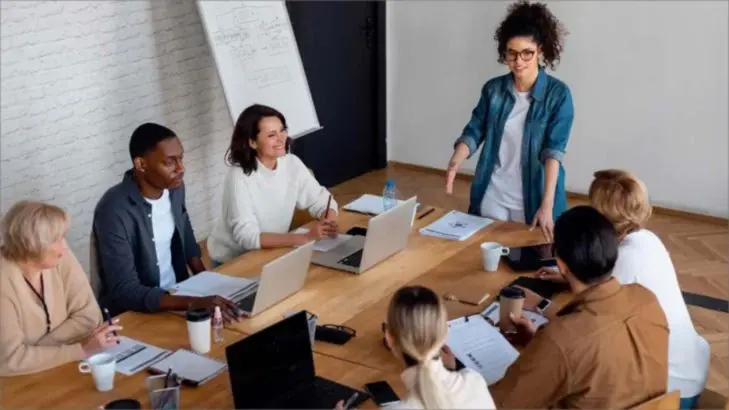 الاتيكيت الوظيفي في مكان العمل وأهم قواعده