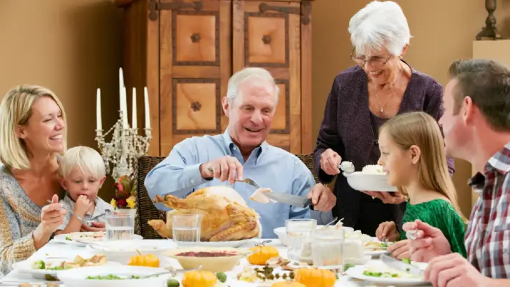 أهمية التقاليد العائلية لبناء أجواء إيجابية داخل الأسرة