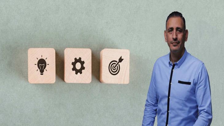 كيف تصبح متخصصاً في مجال عملك؟