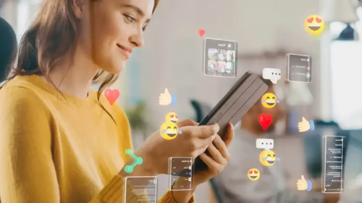 تراجع الثقة بالمؤثرين: لماذا كسب المحتوى الأصيل السباق؟