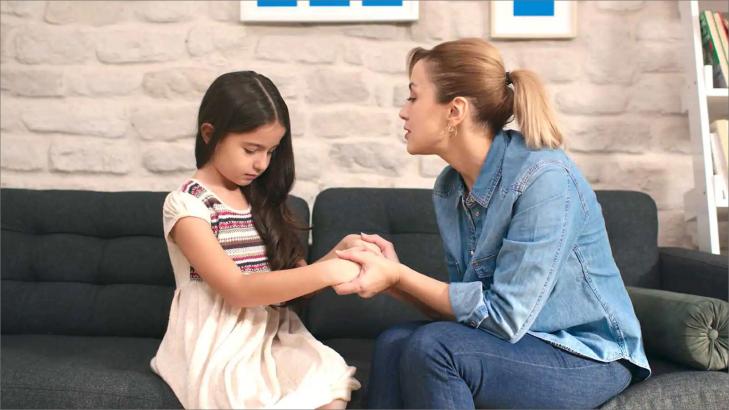 كيف تمنع انتقال قلقك إلى أطفالك؟