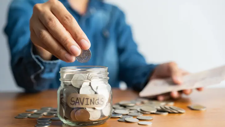كيف تطبِّق الادخار دون تغيير نمط الحياة من خلال قاعدة 2% شهرياً؟