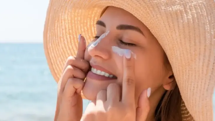 كيف تحمين بشرتك وشعرك من الشمس ما هي أهم المنتجات؟