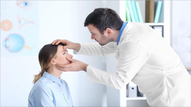 عوائم العين: ما هي وكيفية علاجها