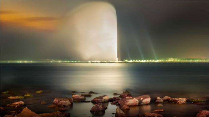 نافورة الملك فهد: رمز جمالي يتألق في سماء جدة