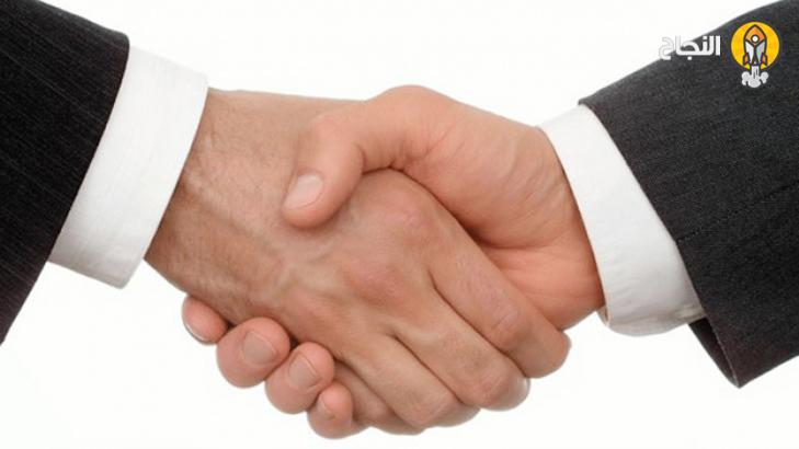 كيف تكسب قلوب الآخرين؟