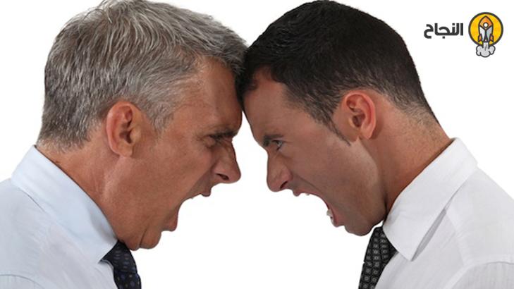 4 طرق سلبيّة في التفكير تجعل الناس يبتعدون عنك