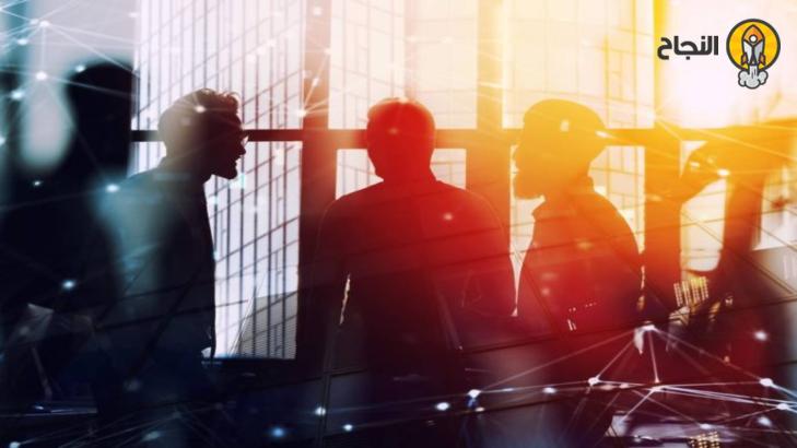 دور التكنولوجيا في تطوير العلاقات بين الموظفين