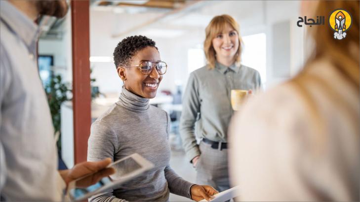 10 نصائح بسيطة لتحسين مهاراتك في التعامل مع الناس